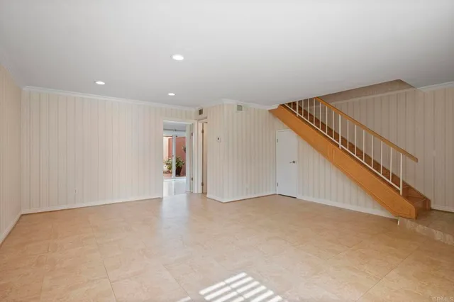 $605,000 | 6521 Wystone Avenue, Unit 3, Reseda, CA 91335