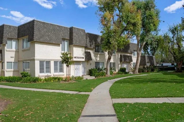 $605,000 | 6521 Wystone Avenue, Unit 3, Reseda, CA 91335