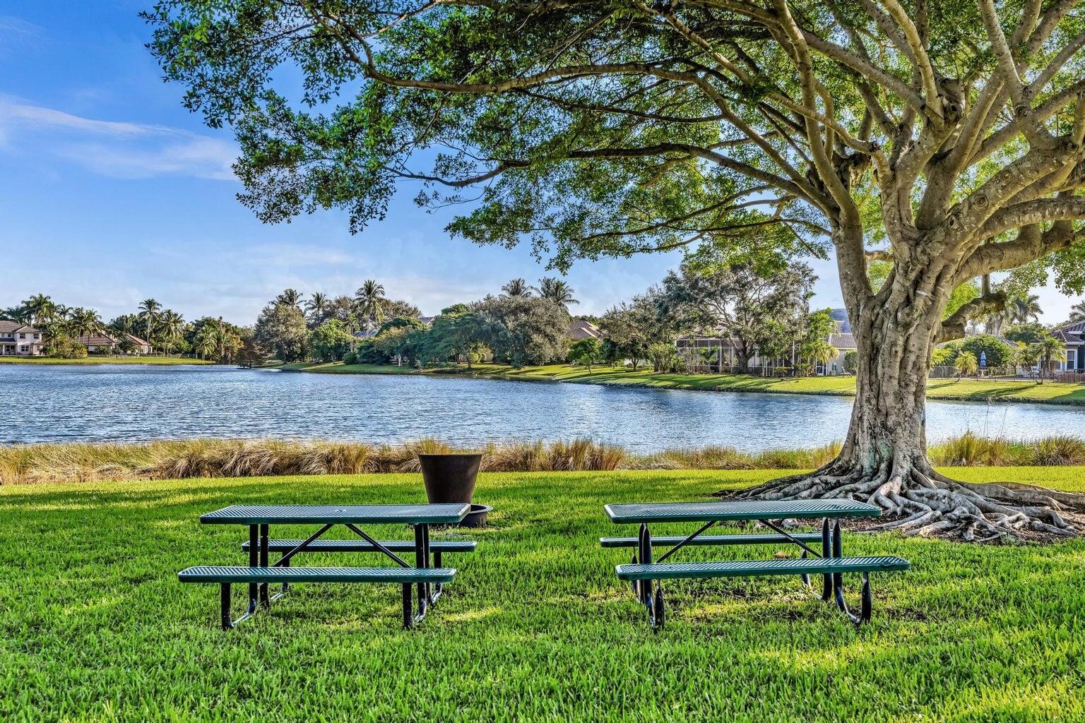 12364 Clearfalls Drive Boca Raton, FL 33428 - Photo 30 of 32 PICNIC TABLE 35