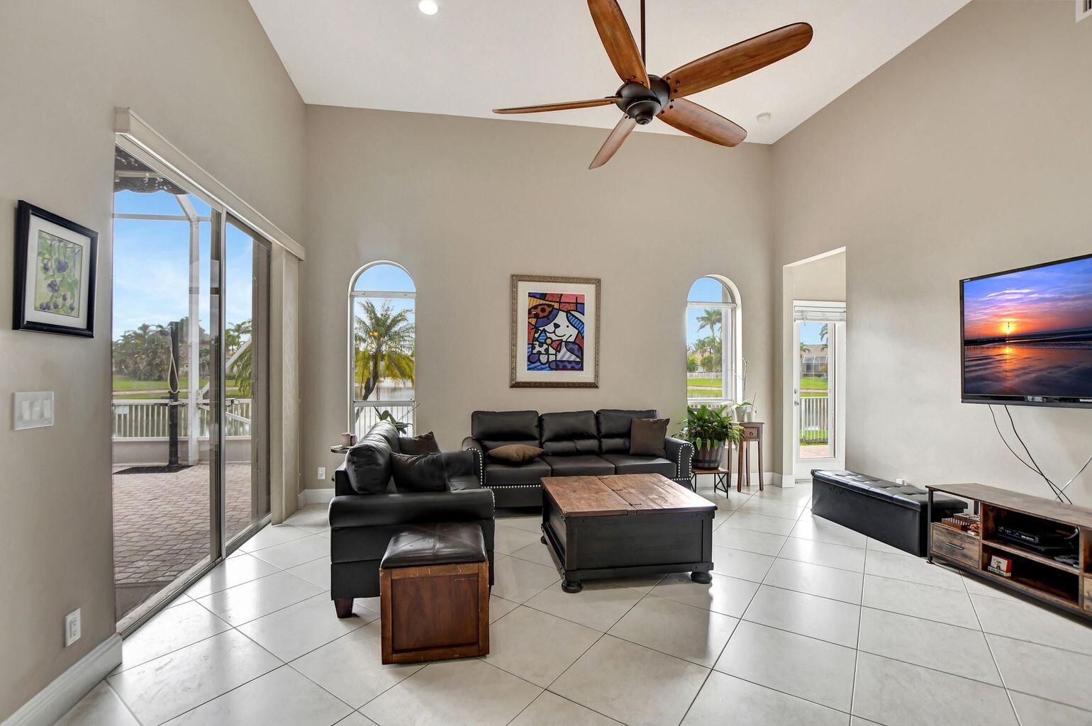 12364 Clearfalls Drive Boca Raton, FL 33428 - Photo 4 of 32 FAMILY
