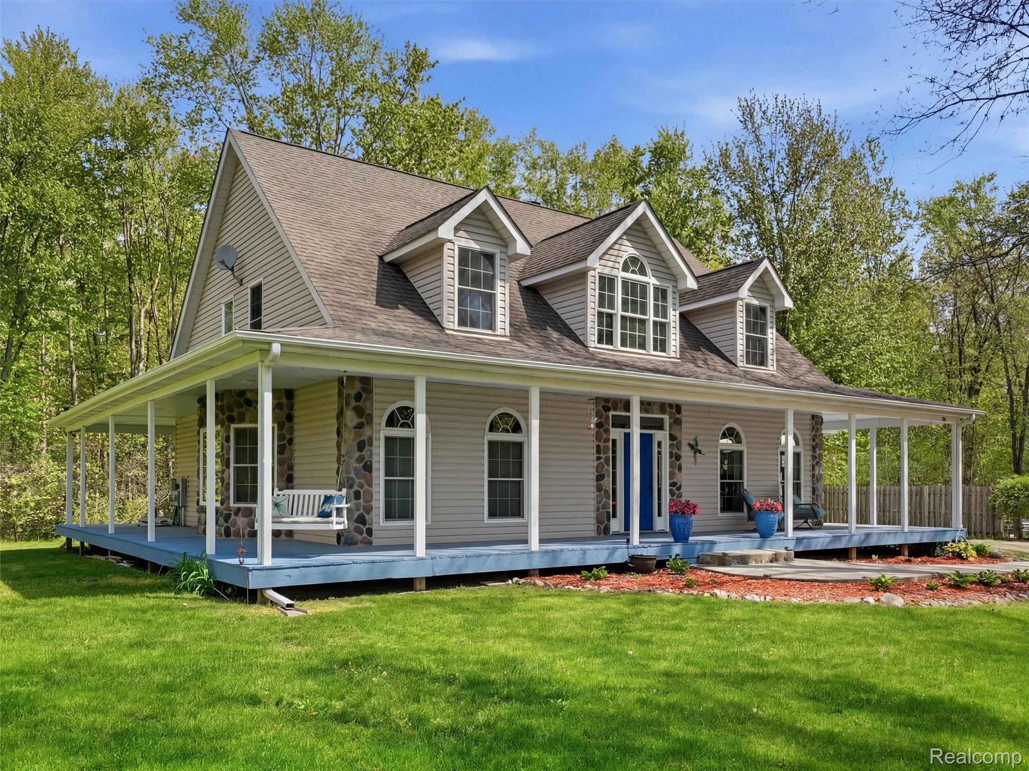 5790 Roberts Road Marine City, MI 48039 - Photo 2 of 72 02-DSC08703_reedit_d2e0a8a3.jpg