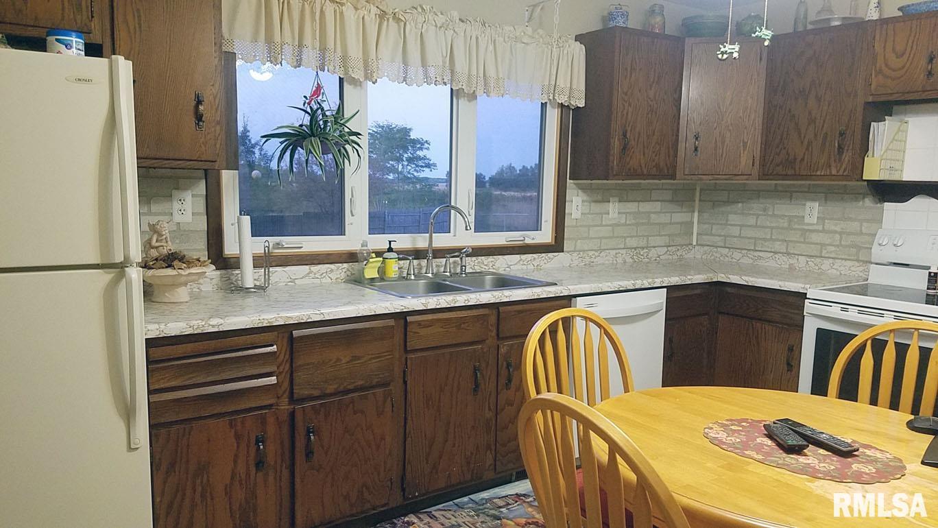 6834 Spring Lake Road Manito, IL 61546 - Photo 8 of 50 Gallery Image 8