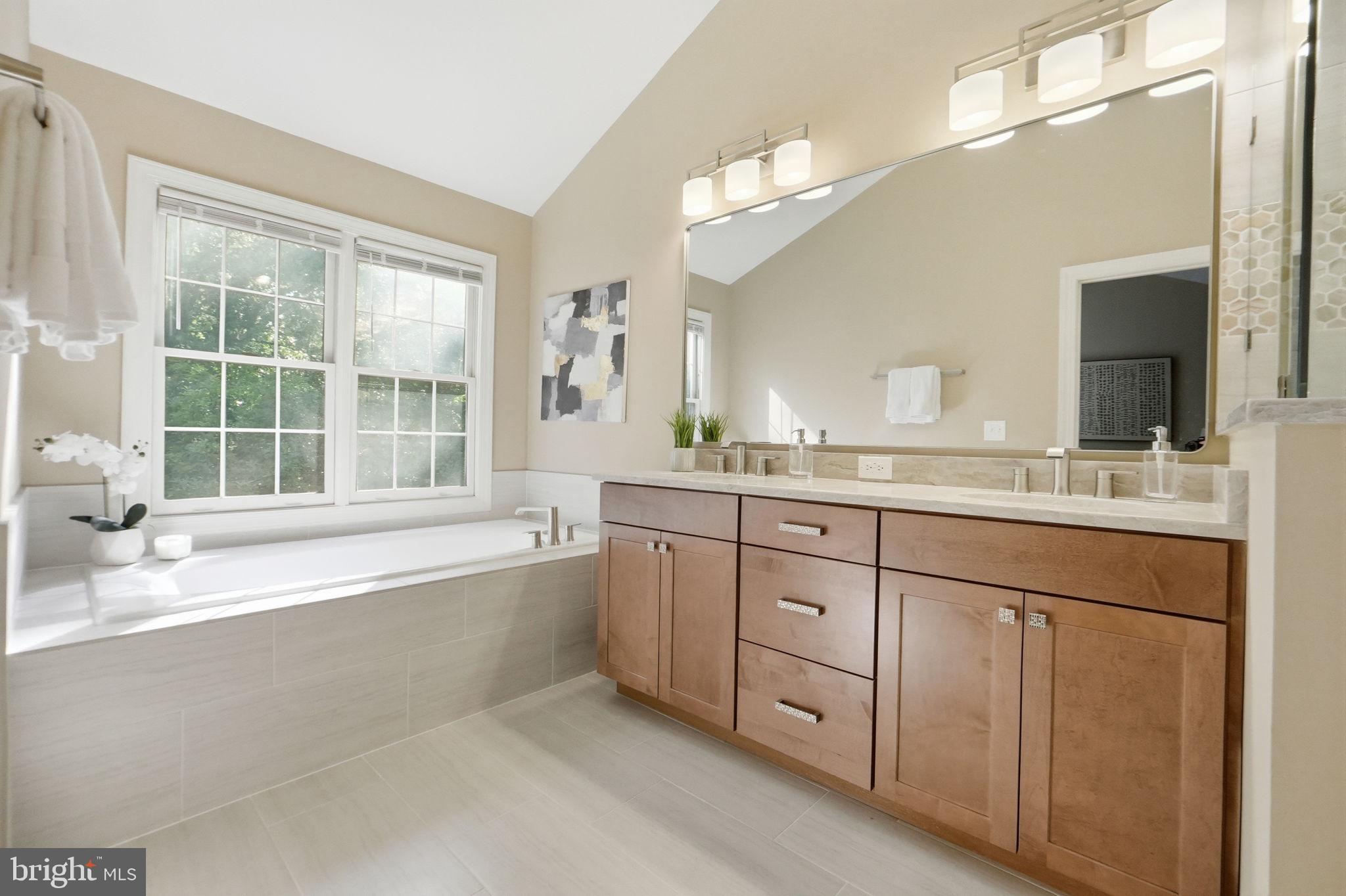 125 Roland Court Southwest Vienna, VA 22180 - Photo 21 of 41 Primary Bath
