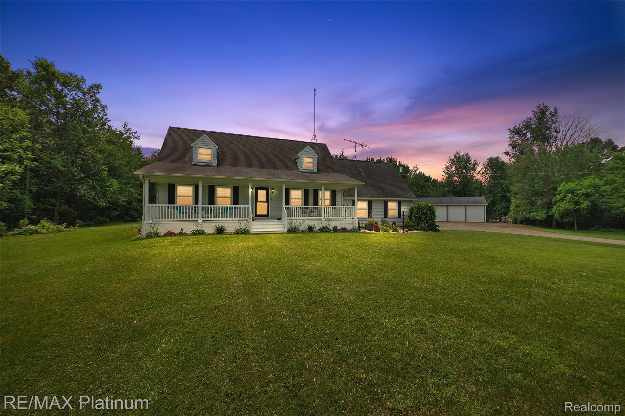 7055 West Allen Road Fowlerville, MI 48836 - Photo 4 of 34 003-photo-twilight-front-view-9469651.jpg