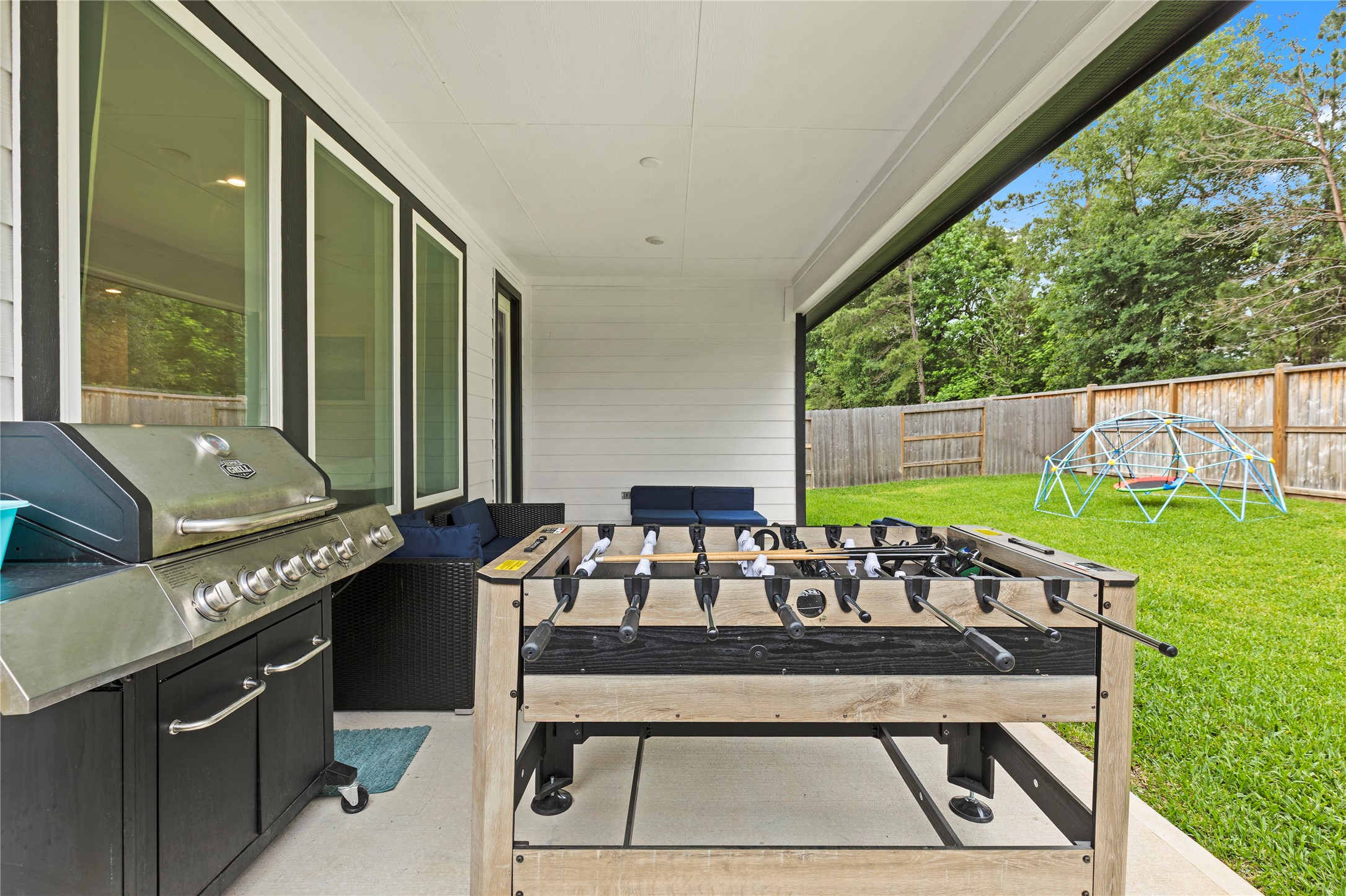 318 Springfield Terrace Drive Conroe, TX 77304 - Photo 31 of 38