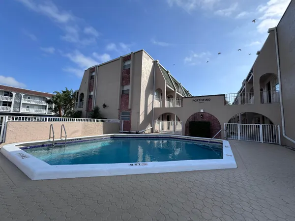 $1,900 | 1100 Southeast 4th Avenue, Unit 35, Deerfield Beach, FL 33441