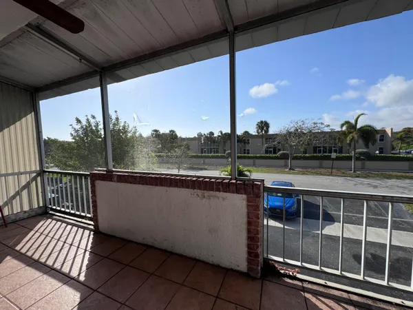 $1,900 | 1100 Southeast 4th Avenue, Unit 35, Deerfield Beach, FL 33441