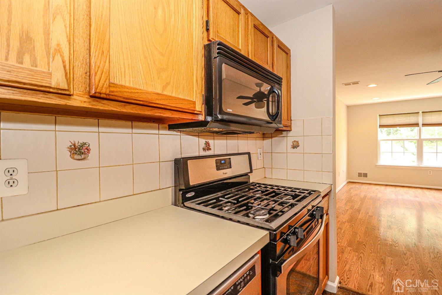136 Prestwick Way Edison, NJ 08820 - Photo 13 of 33 Gallery Image 13