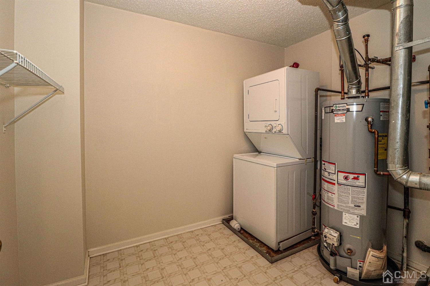 136 Prestwick Way Edison, NJ 08820 - Photo 16 of 33 Gallery Image 16