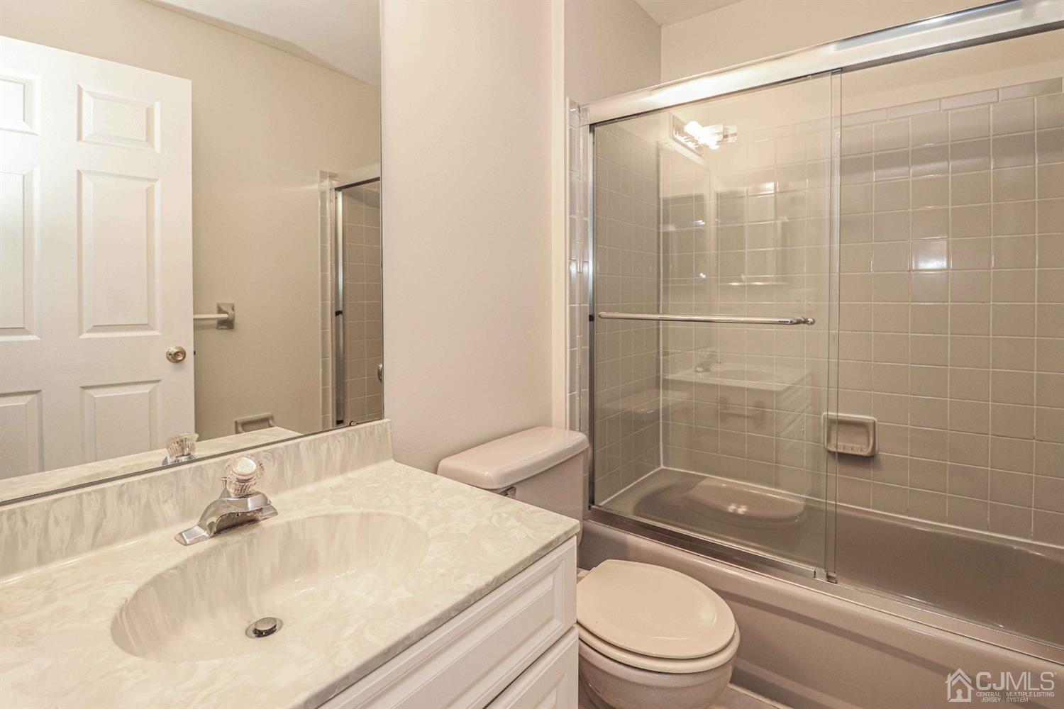 136 Prestwick Way Edison, NJ 08820 - Photo 32 of 33 Gallery Image 32