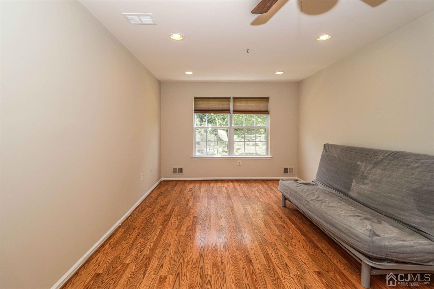 136 Prestwick Way Edison, NJ 08820 - Photo 7 of 33 Gallery Image 7