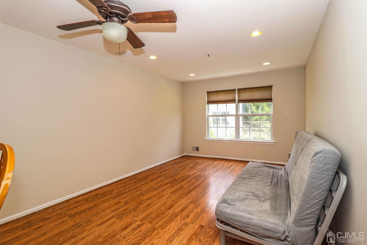 136 Prestwick Way Edison, NJ 08820 - Photo 8 of 33 Gallery Image 8