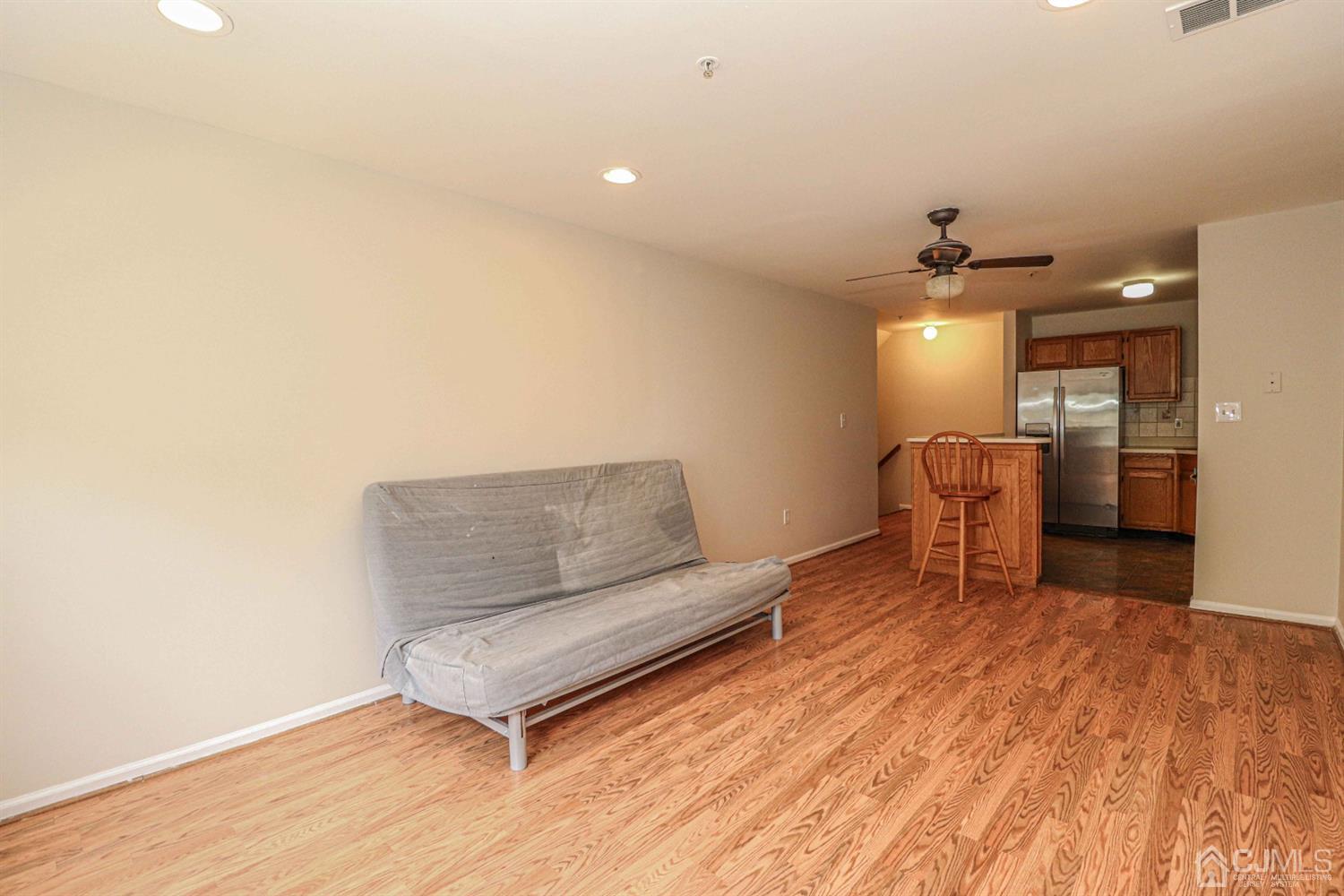 136 Prestwick Way Edison, NJ 08820 - Photo 9 of 33 Gallery Image 9
