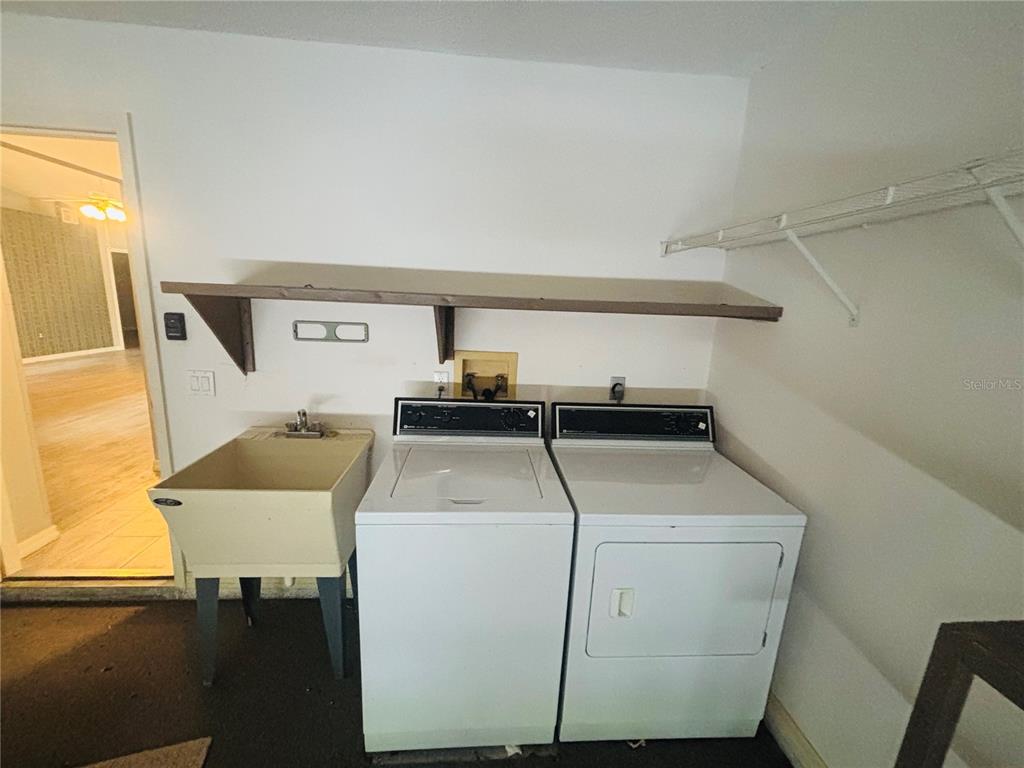 177 North Golf Harbor Path Inverness, FL 34450 - Photo 26 of 27 a utility room with dryer and washer