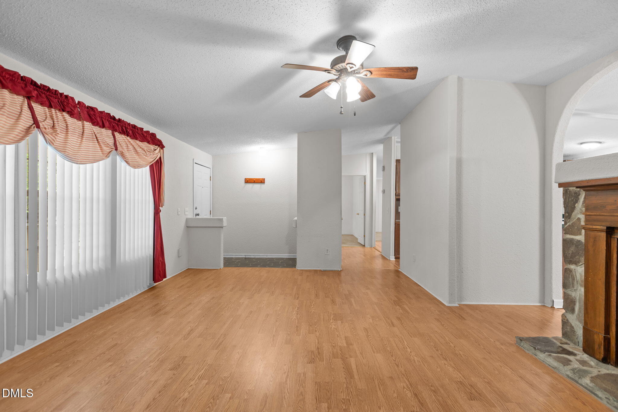 940 Richardson Road Zebulon, NC 27597 - Photo 10 of 54 Living Room