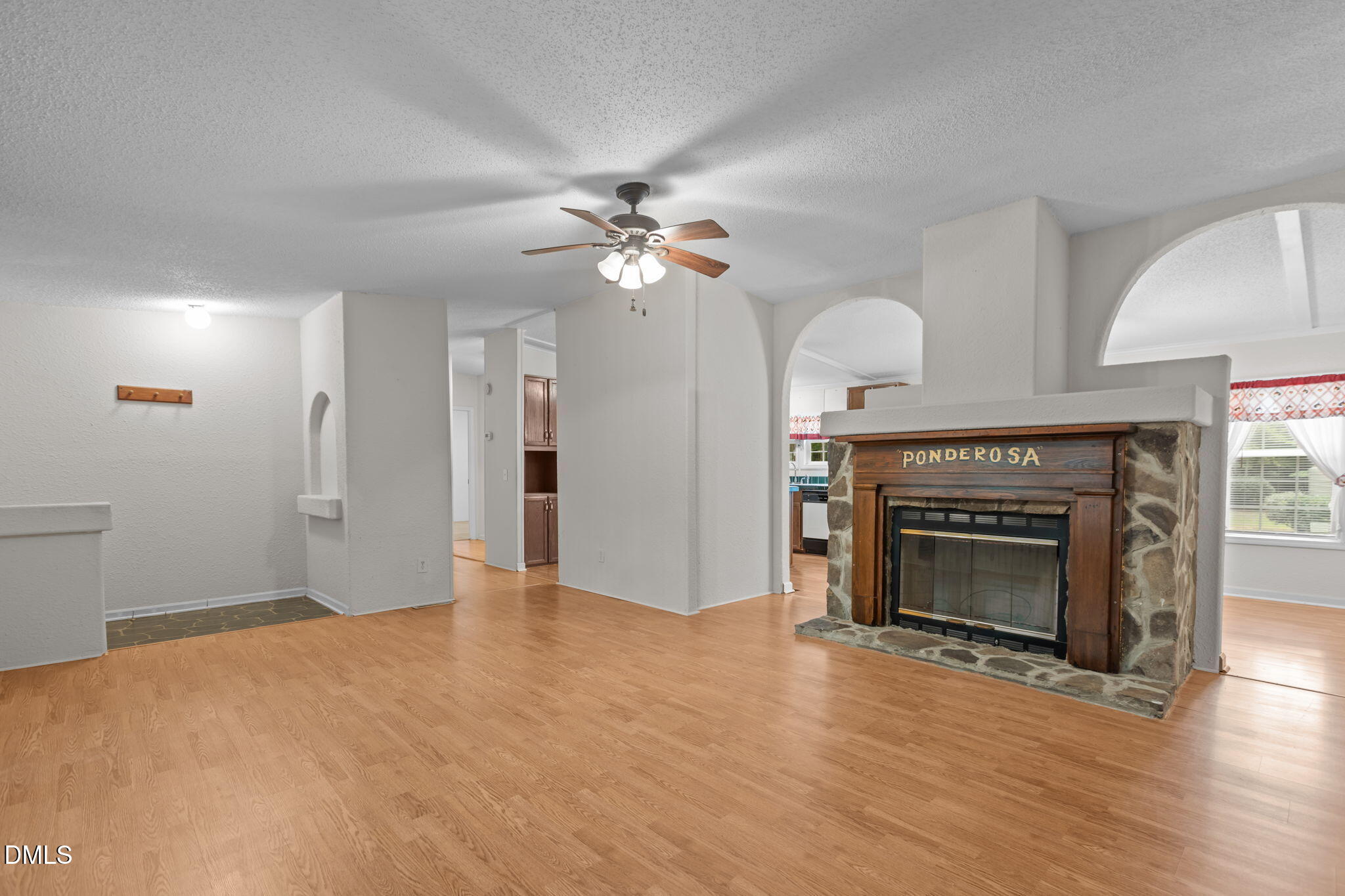940 Richardson Road Zebulon, NC 27597 - Photo 11 of 54 Living Room