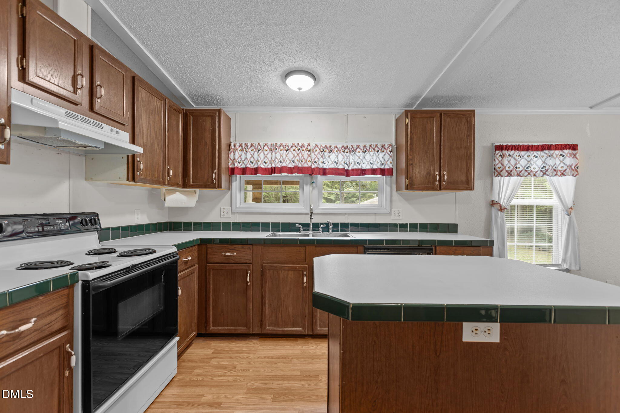 940 Richardson Road Zebulon, NC 27597 - Photo 16 of 54 Kitchen