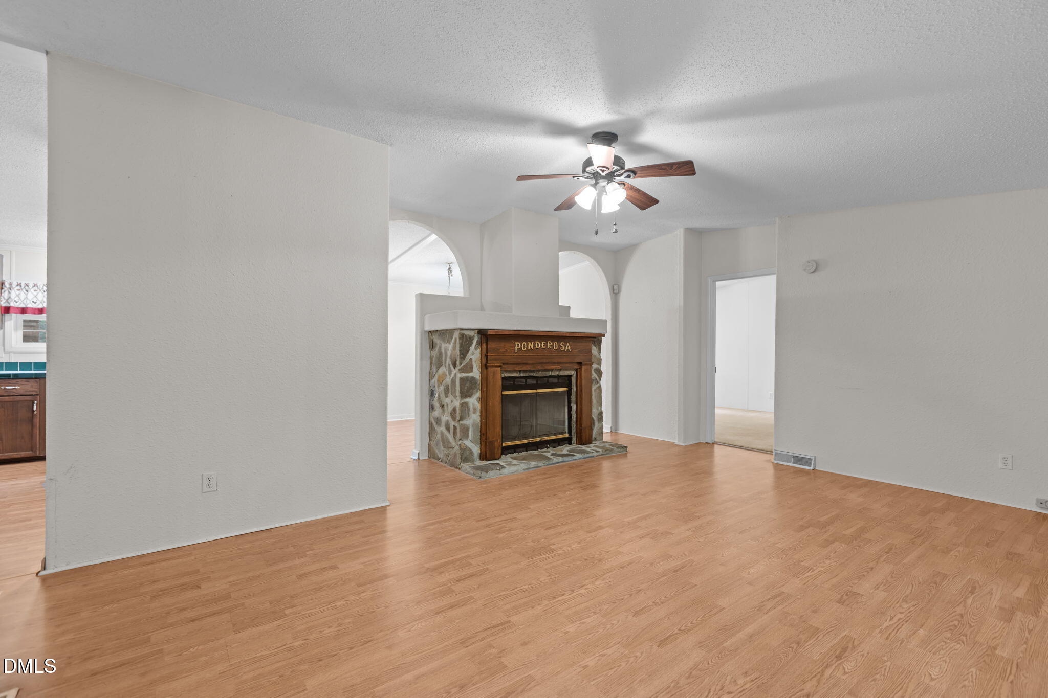 940 Richardson Road Zebulon, NC 27597 - Photo 8 of 54 Living Room
