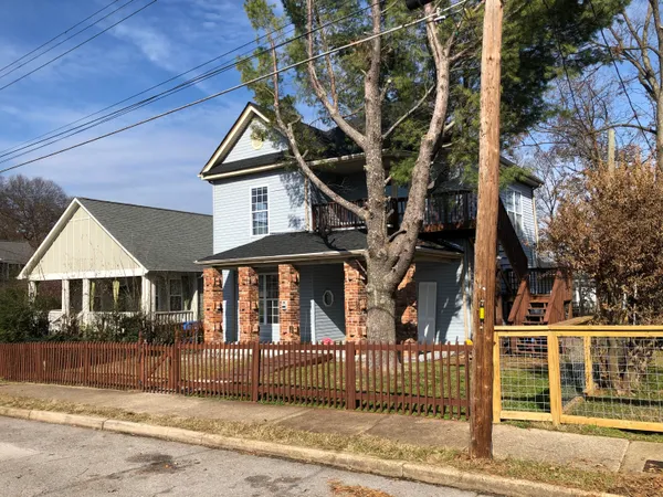 $2,300 | 1803 Chamberlain Avenue, Chattanooga, TN 37404