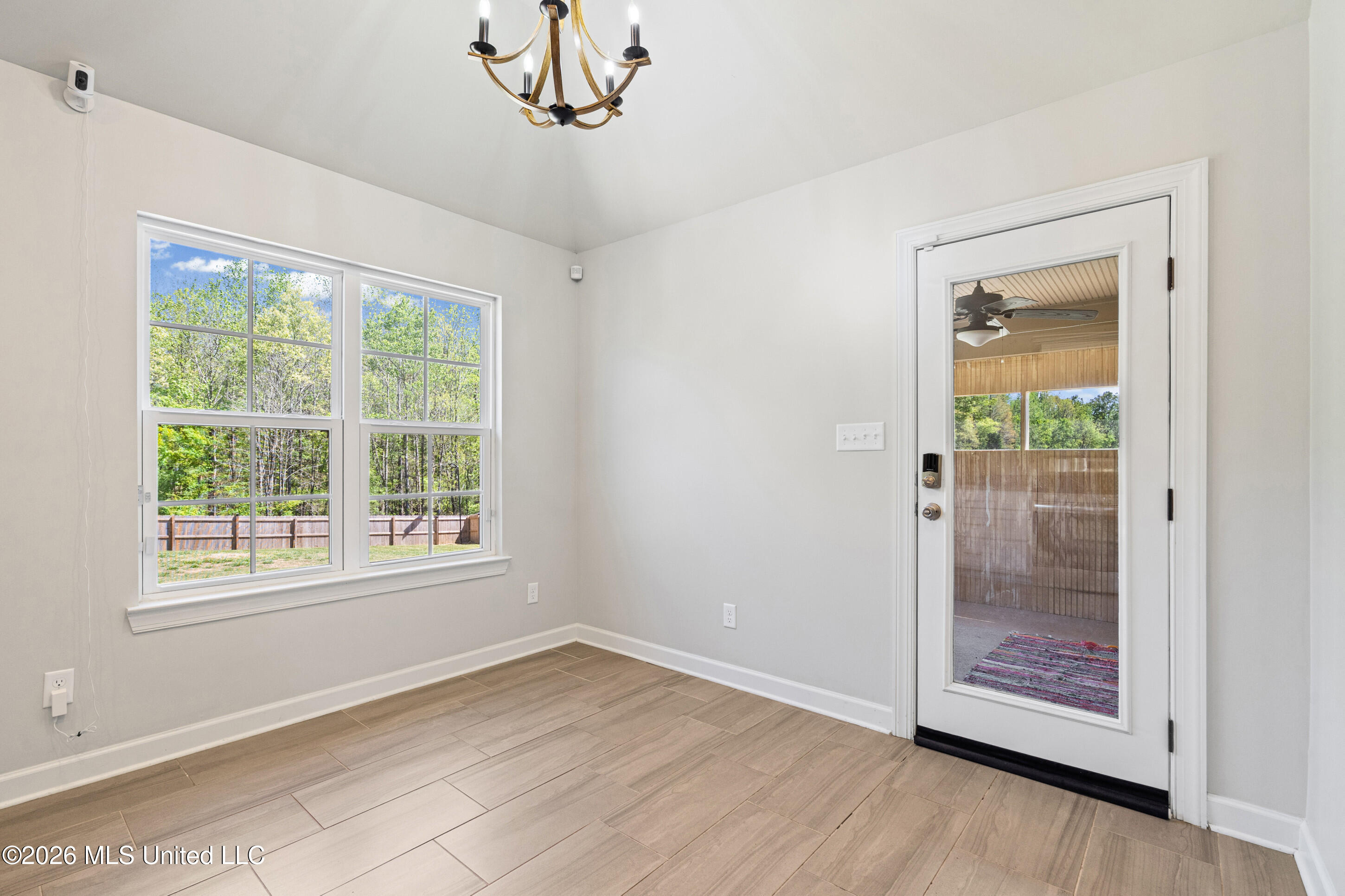 7616 Ridgefield Drive Horn Lake, MS 38637 - Photo 11 of 26 11_10-dining