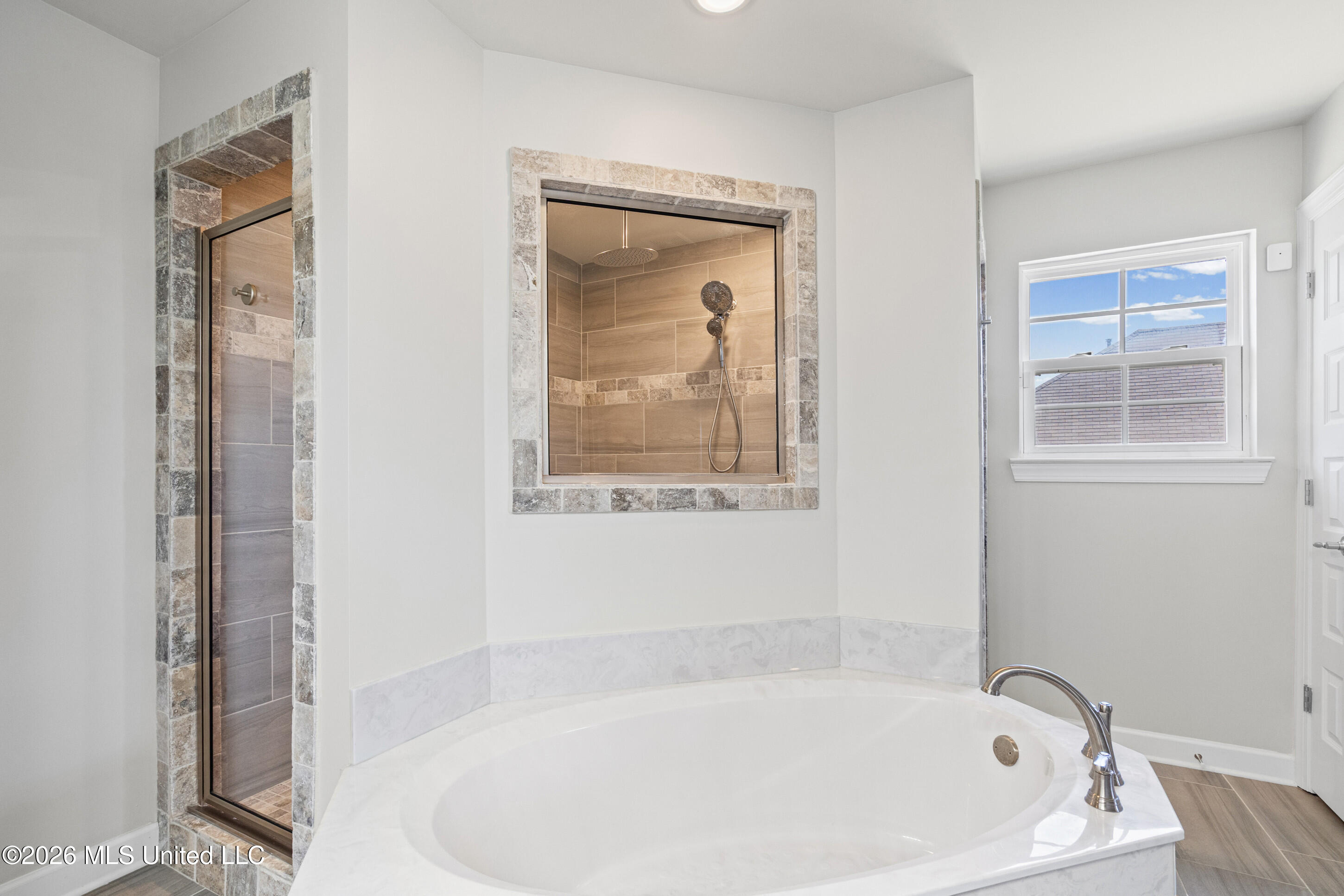 7616 Ridgefield Drive Horn Lake, MS 38637 - Photo 15 of 26 15_14-primarybath2