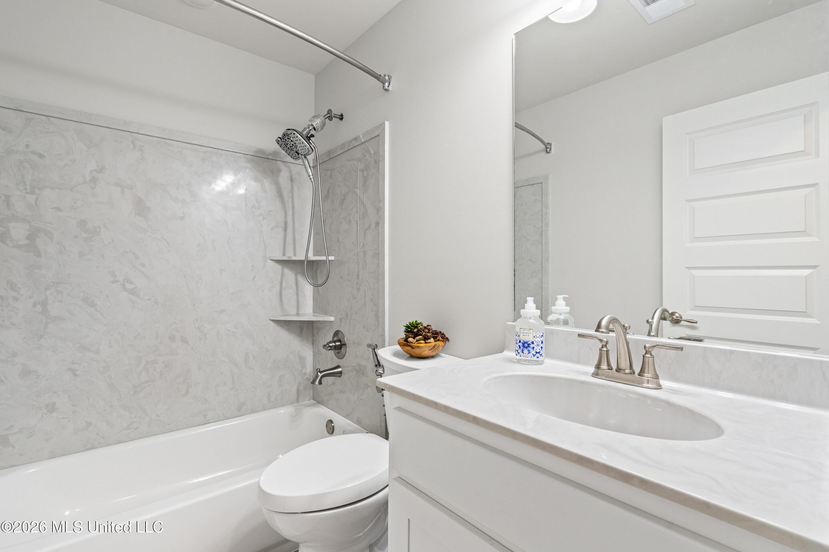 7616 Ridgefield Drive Horn Lake, MS 38637 - Photo 18 of 26 17_16-bath2