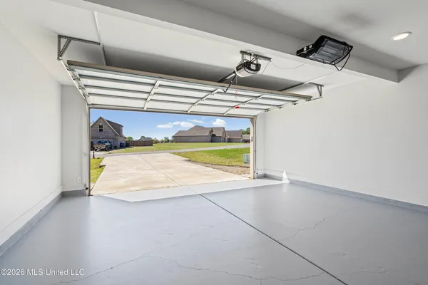 $345,000 | 7616 Ridgefield Drive, Horn Lake, MS 38637