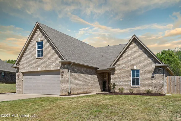 $345,000 | 7616 Ridgefield Drive, Horn Lake, MS 38637