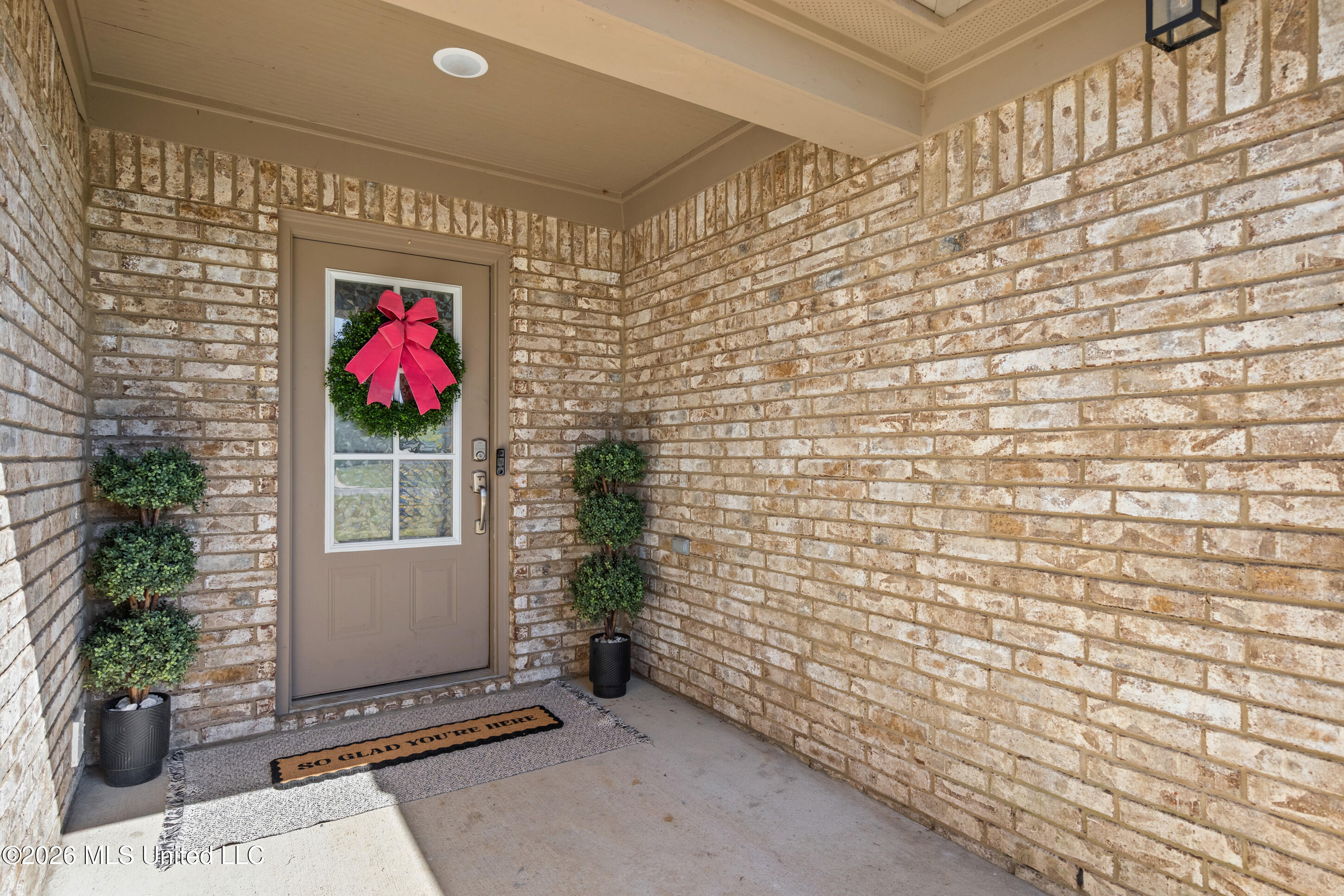 7616 Ridgefield Drive Horn Lake, MS 38637 - Photo 5 of 26 5_4-frontdoor2