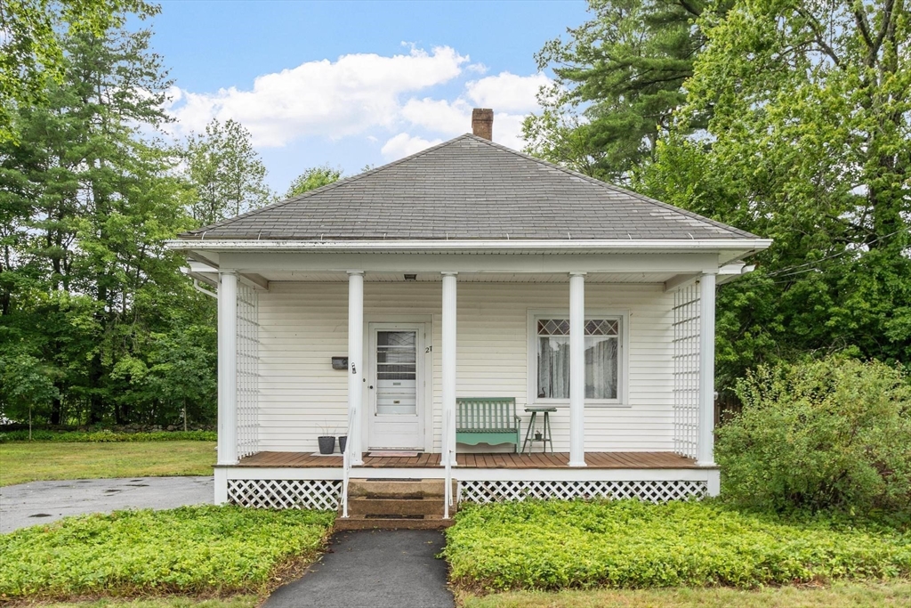 27 Foss Road Gardner, MA 01440 - Photo 1 of 39 Gallery Image 1