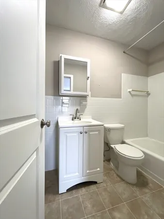 $2,000 | 625 Main Street, Unit 24, Reading, MA 01867