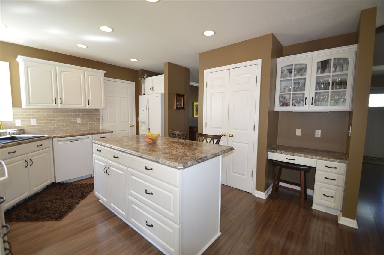 10820 Summer Chase Road Fort Wayne, IN 46818 - Photo 10 of 36 Gallery Image 10