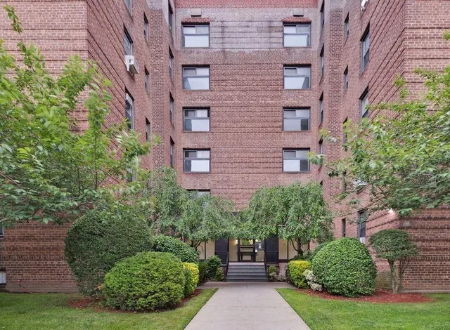 $185,000 | 2209 Knapp Street, Unit 5A | Sheepshead Bay