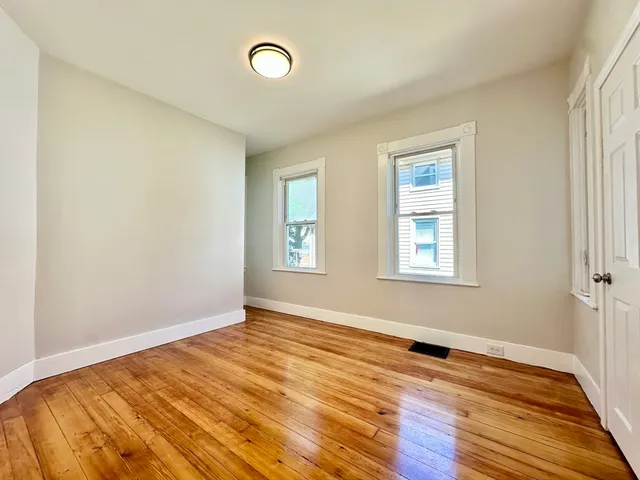 $2,200 | 299 Cedar Street, Unit 1, New Bedford, MA 02740
