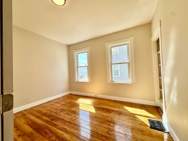 $2,200 | 299 Cedar Street, Unit 1, New Bedford, MA 02740
