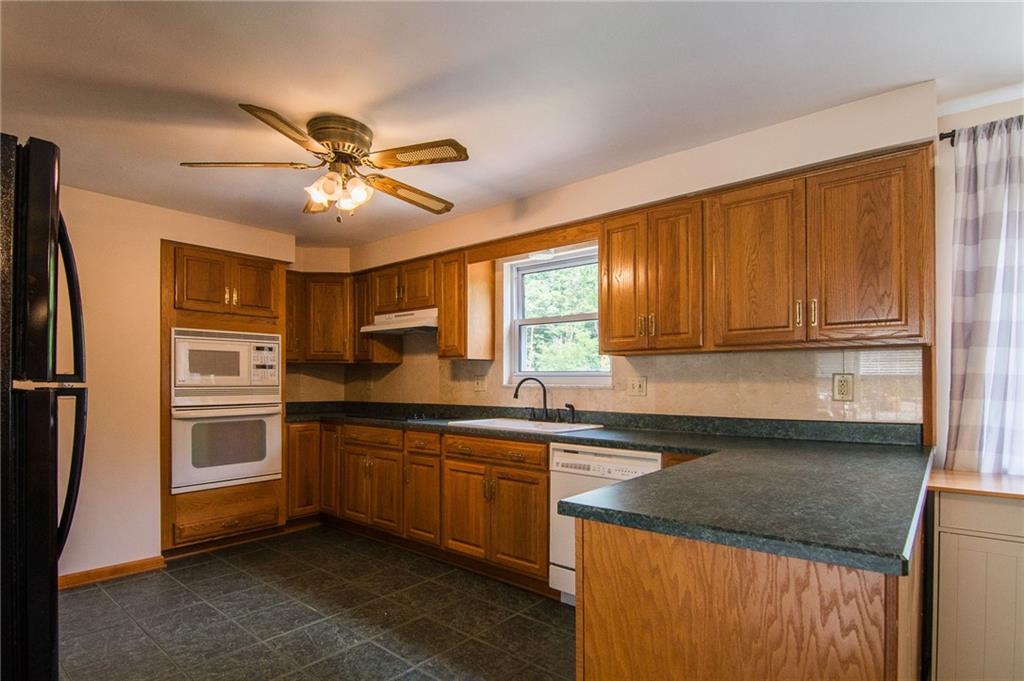 138 Matterhorn Road Monroeville, PA 15146 - Photo 7 of 33