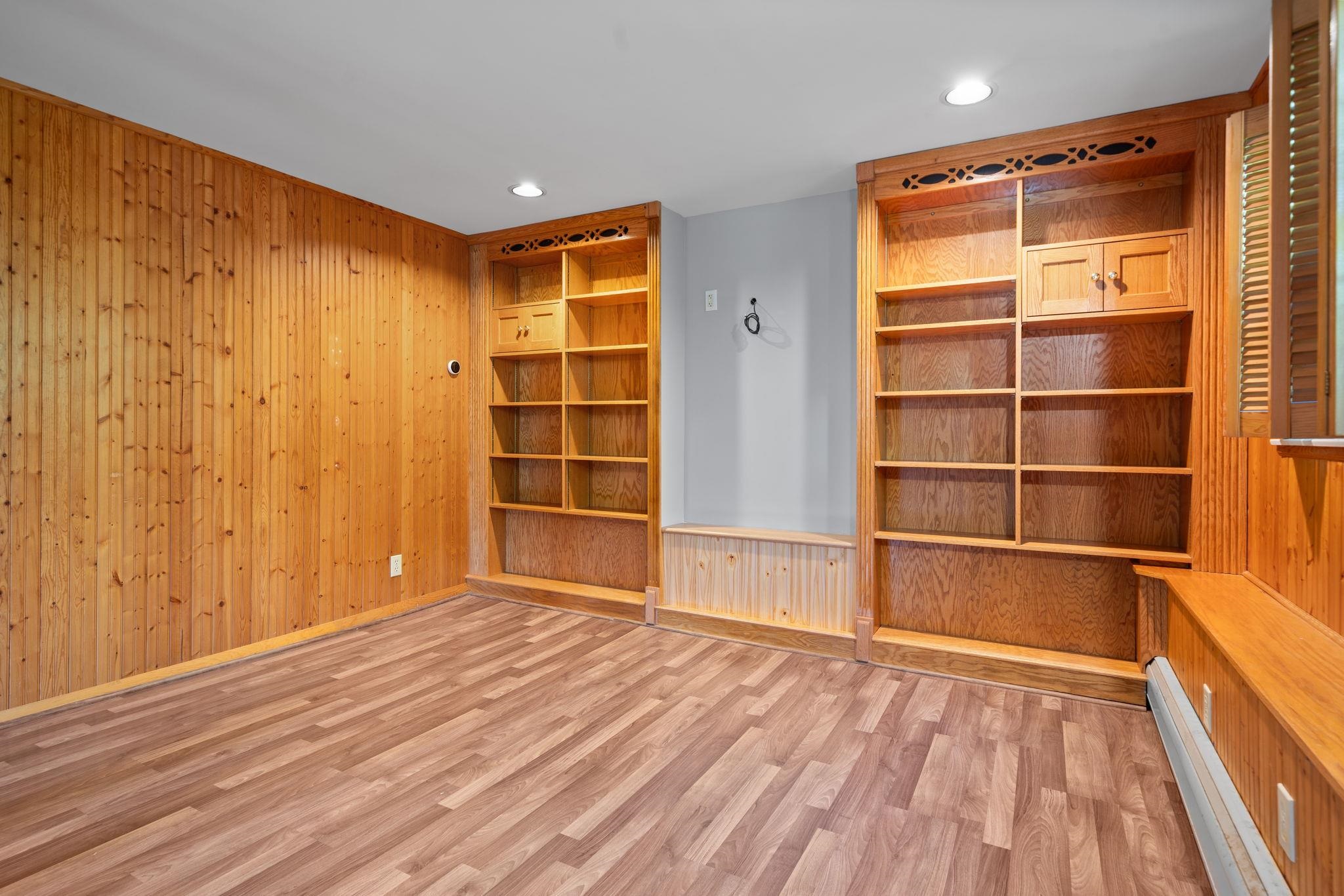 23 Mid. Dunstable Road Nashua, NH 03062 - Photo 35 of 48