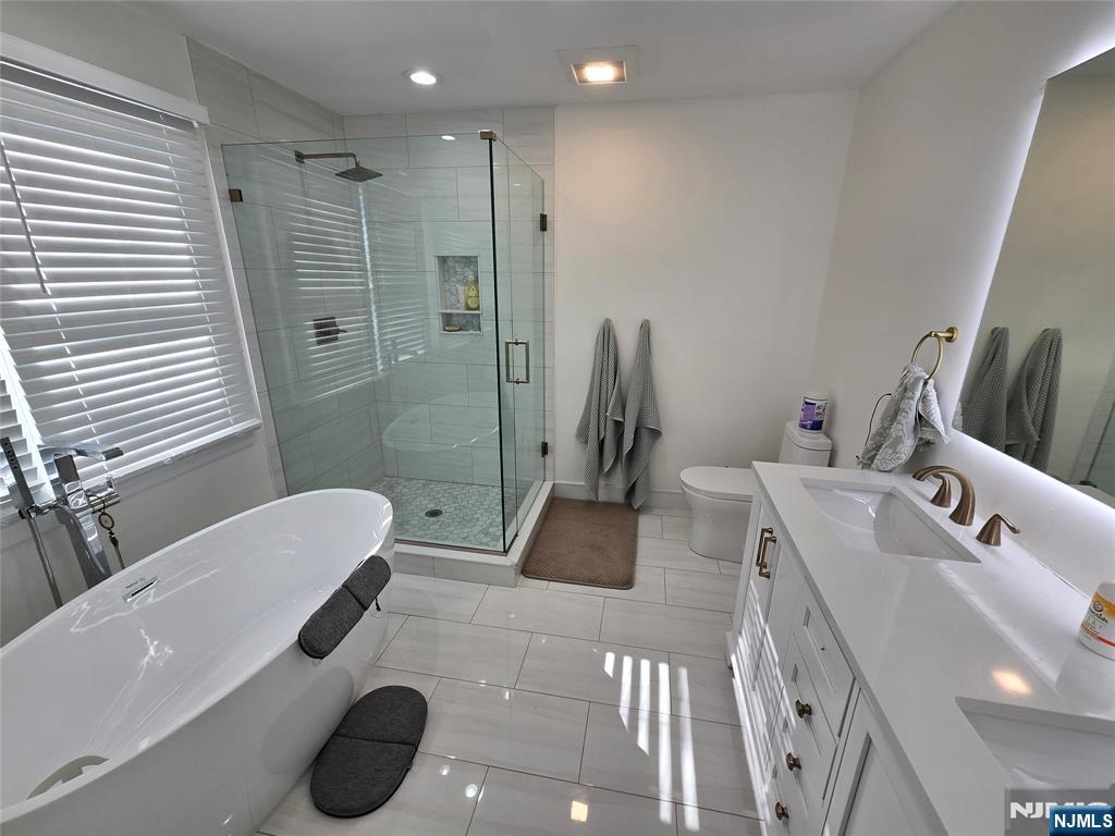 38 Bobbink Terrace East Rutherford, NJ 07073 - Photo 17 of 22