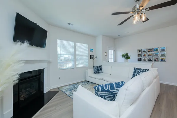 $275,000 | 10 Leander Drive, Greer, SC 29651