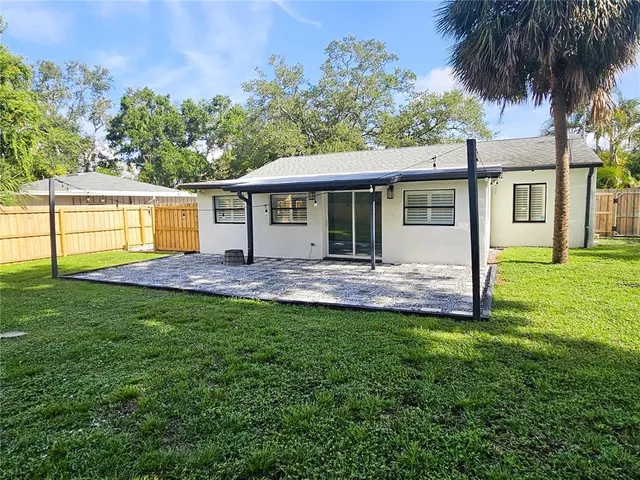 $2,500 | 3912 West Bay View Avenue, Tampa, FL 33611