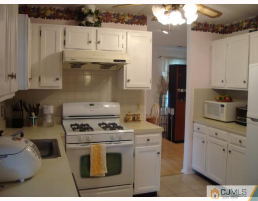 53 Rainford Road Edison, NJ 08820 - Photo 5 of 10
