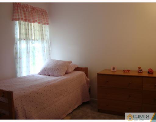 53 Rainford Road Edison, NJ 08820 - Photo 8 of 10