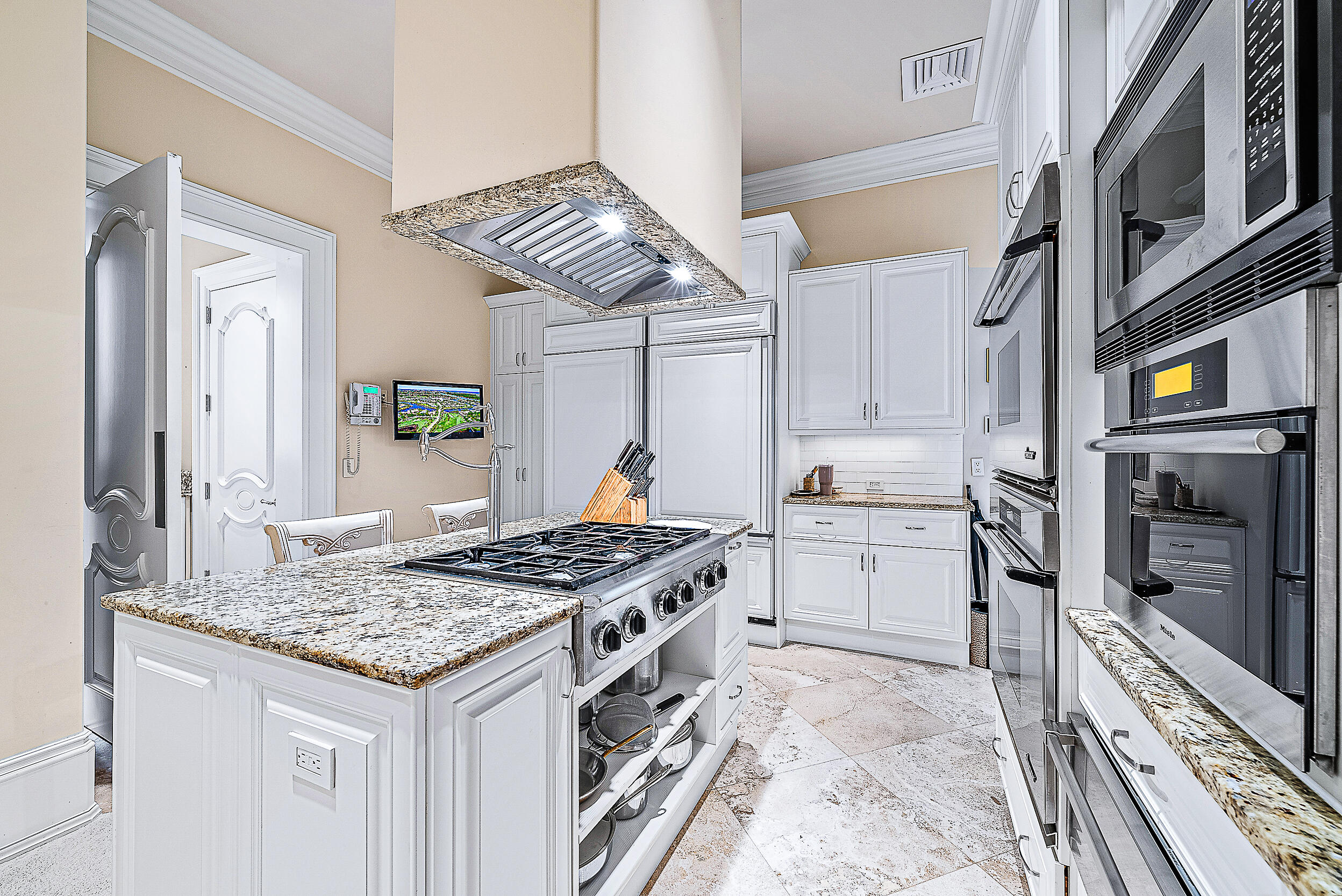 209 Commodore Drive Jupiter, FL 33477 - Photo 23 of 75 Butlers Kitchen