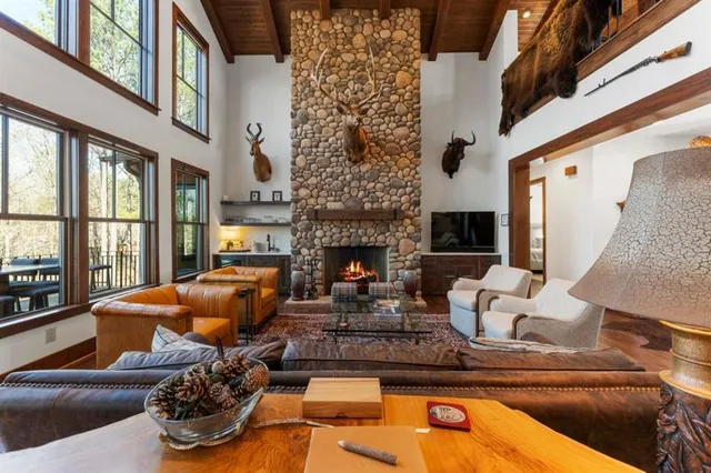 $1,899,000 | 975 Blalock Lakes Drive, Newnan, GA 30263