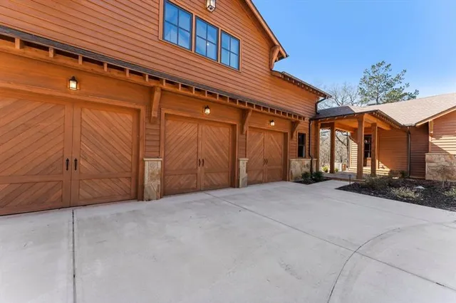 $1,899,000 | 975 Blalock Lakes Drive, Newnan, GA 30263