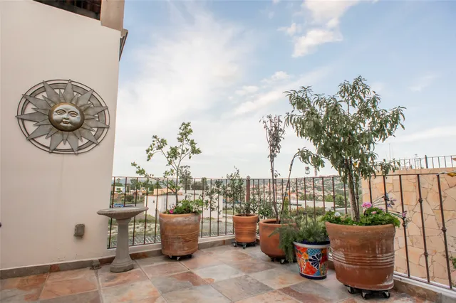 $499,000 | 6 Camino Norte