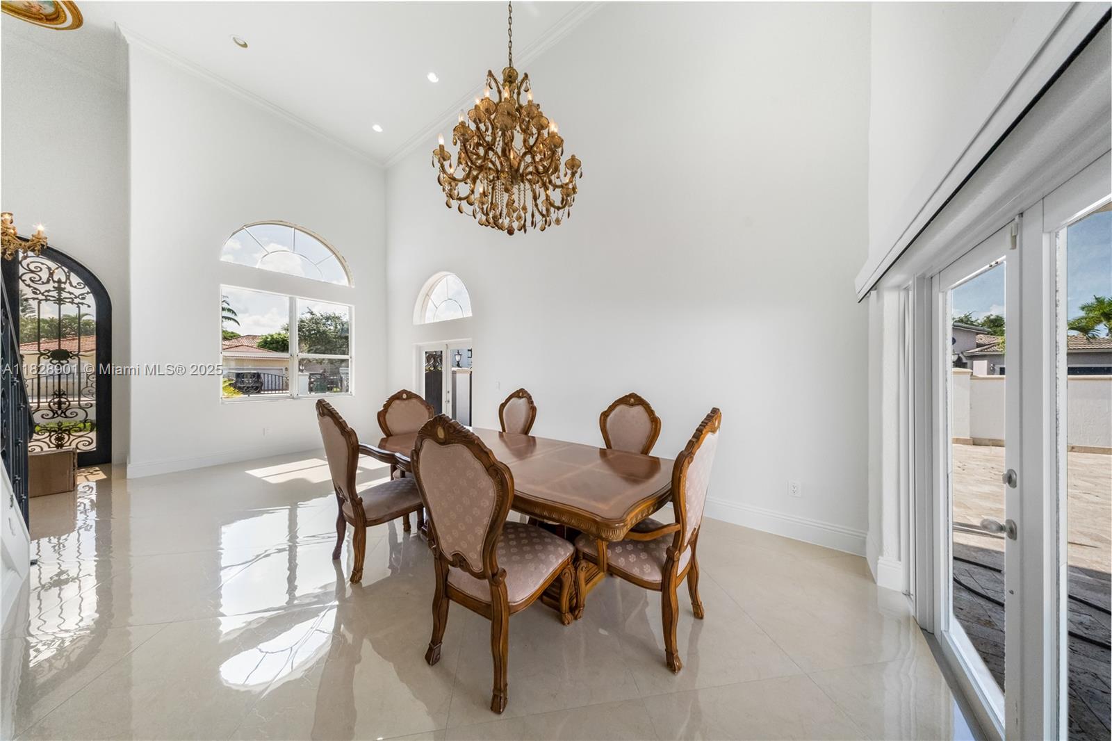 6102 Southwest 159th Court Miami, FL 33193 - Photo 5 of 44