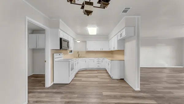 $2,700 | 352 Lookout Mountain, Kingsland, TX 78639