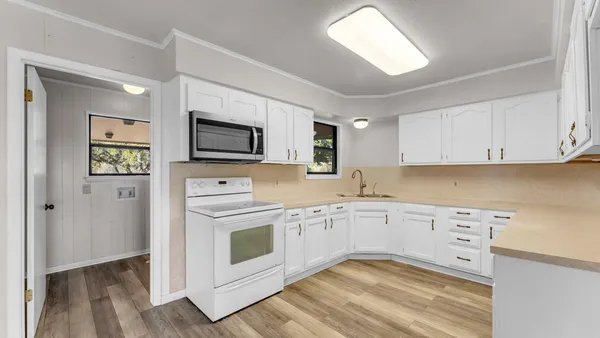 $2,700 | 352 Lookout Mountain, Kingsland, TX 78639