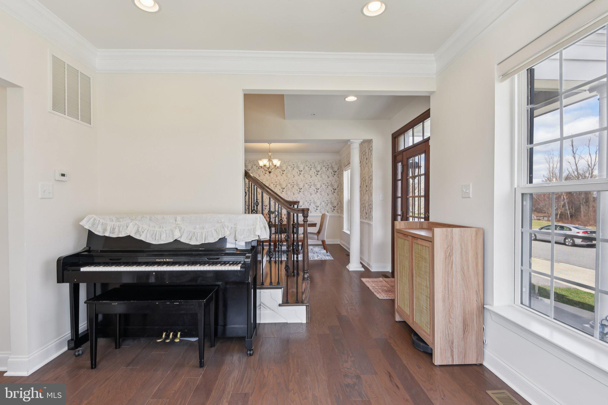 8616 Doves Fly Way Laurel, MD 20723 - Photo 10 of 90 living room